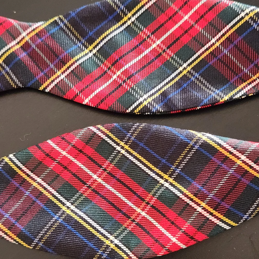 Lands’ End Boy's Silk Red Plaid Bow Tie Size 13